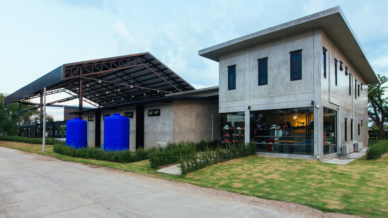 The Camp Muay Thai Resort And Academy Chiang Mai Exteriör bild